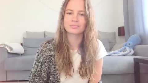 milly_browski online show from 26, 9, 2025