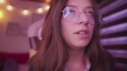 Snapshot of milly_kenner chatting on 14, 12, 2025 MILLY online show from 14, 12, 2025