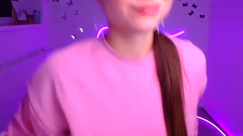 Snapshot of milly_liss chatting on 24, 11, 2025 Milly online show from 24, 11, 2025