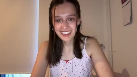 Snapshot of millypetite chatting on 15, 9, 2025 Milly online show from 15, 9, 2025