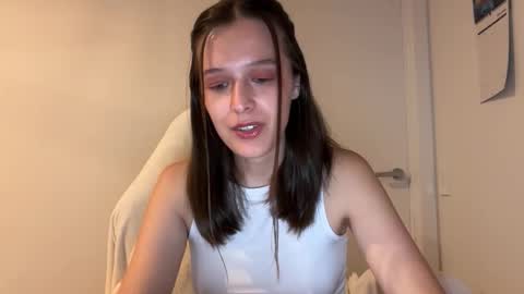 Snapshot of millypetite chatting on 5, 10, 2025 Milly online show from 5, 10, 2025