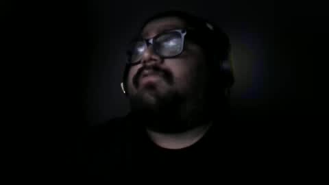 Snapshot of milo69966 chatting on 1, 12, 2025 milo69966 online show from 1, 12, 2025