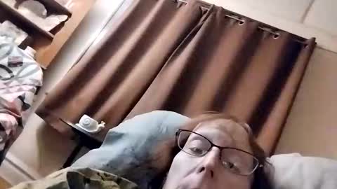 Snapshot of miloanj chatting on 25, 11, 2025 miloanj online show from 25, 11, 2025