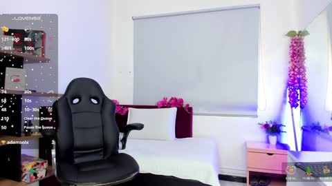  Milu Belucci  online show from 12, 12, 2024