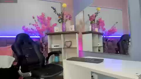  Milu Belucci  online show from 20, 9, 2025