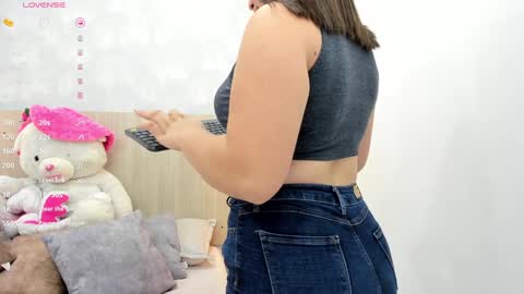 Snapshot of milu_gomez chatting on 29, 12, 2024 Milu Gomez online show from 29, 12, 2024