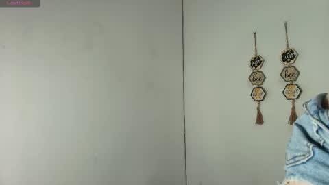 Snapshot of milu_gomez chatting on 18, 9, 2025 Milu Gomez online show from 18, 9, 2025