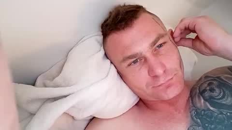 Milutki14325 online show from 5, 4, 2026