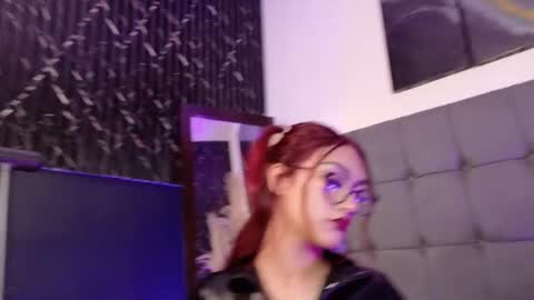 Snapshot of miluv19 chatting on 23, 11, 2025 miluv19 online show from 23, 11, 2025