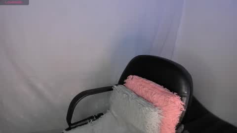 Snapshot of milysauria_ chatting on 21, 2, 2025 Mily online show from 21, 2, 2025