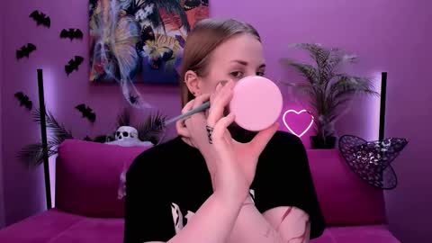 Kelly online show from 12, 11, 2025