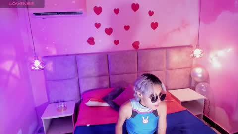 Minji online show from 5, 3, 2025