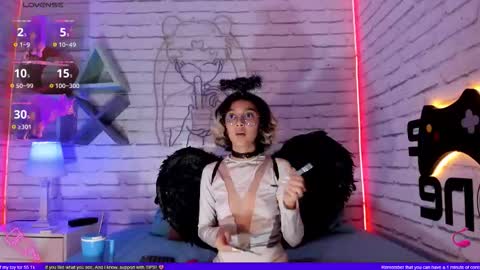 Minji online show from 10, 10, 2025