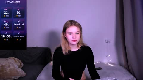 hi Im Mina  online show from 9, 12, 2024