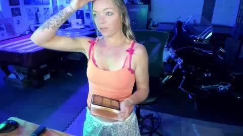 Snapshot of mindymars chatting on 7, 11, 2025 Mindy Mars online show from 7, 11, 2025