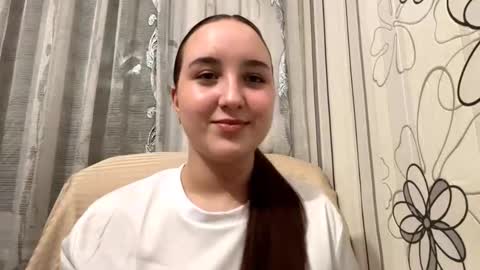 Snapshot of minervareddoch chatting on 12, 10, 2025 Daisy online show from 12, 10, 2025