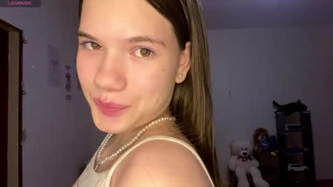 Snapshot of minforbush chatting on 13, 11, 2025 Amelia online show from 13, 11, 2025