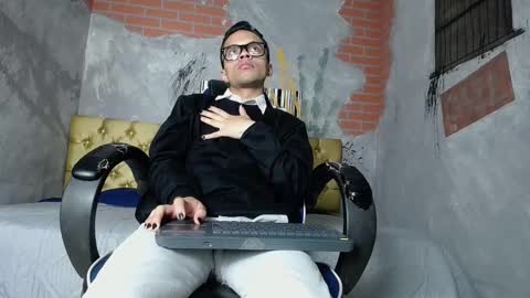 Snapshot of minho_reyes chatting on 28, 11, 2025 Minho Reyes online show from 28, 11, 2025