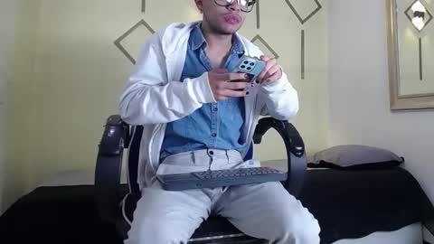 Snapshot of minho_reyes chatting on 3, 12, 2025 Minho Reyes online show from 3, 12, 2025