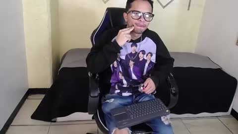 Snapshot of minho_reyes chatting on 4, 12, 2025 Minho Reyes online show from 4, 12, 2025