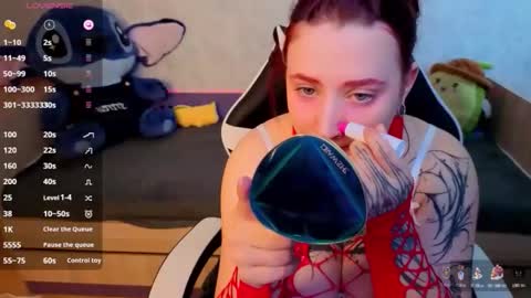 Snapshot of mini_lady2 chatting on 21, 11, 2025 Ruby online show from 21, 11, 2025