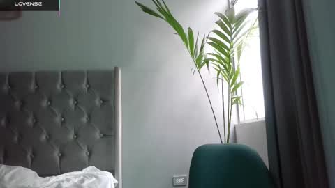   Mini Mila Kunis ft Ashton Katchero. Follow me to stay in touch  online show from 29, 10, 2025