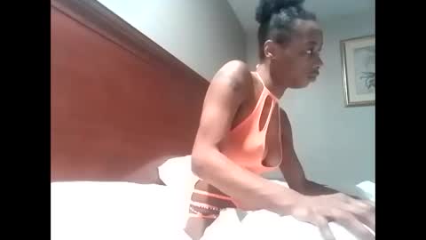 Snapshot of minniehunney chatting on 24, 1, 2025 minniehunney online show from 24, 1, 2025