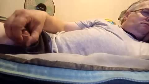 Snapshot of minos60200 chatting on 28, 10, 2025 Stephano online show from 28, 10, 2025