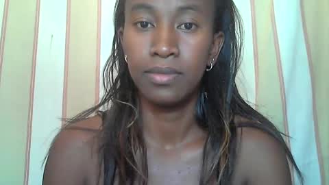 Snapshot of minouch211907 chatting on 24, 1, 2025 minouch211907 online show from 24, 1, 2025