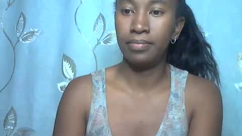 minouch211907 online show from 15, 4, 2026