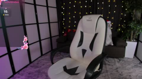 Snapshot of mintrose chatting on 28, 12, 2024 Rosie online show from 28, 12, 2024