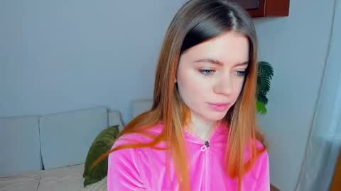 Snapshot of mintykisss chatting on 14, 12, 2025 Linda online show from 14, 12, 2025