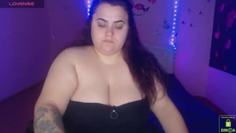 mira_cle_ online show from 25, 3, 2026