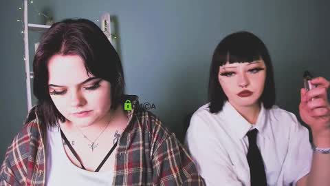 Snapshot of mira_cool_ chatting on 1, 12, 2025 Darling Mira online show from 1, 12, 2025