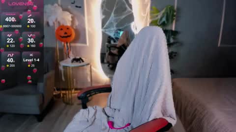 Snapshot of mira_fyre chatting on 5, 11, 2025 MIra online show from 5, 11, 2025