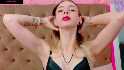 mira_lynxx online show from 31, 10, 2025