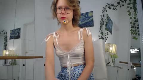 mira_marni online show from 18, 9, 2025