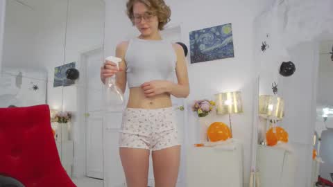 mira_marni online show from 31, 10, 2025