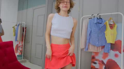 Snapshot of mira_marni chatting on 6, 11, 2025 mira_marni online show from 6, 11, 2025