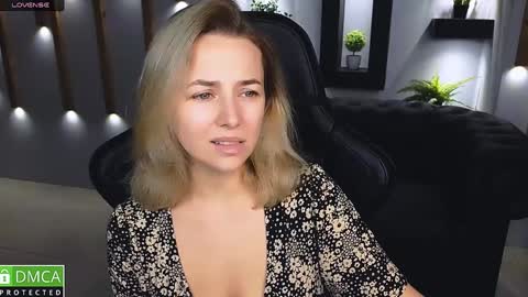 Snapshot of mira_mermayd chatting on 4, 12, 2024 Mira online show from 4, 12, 2024