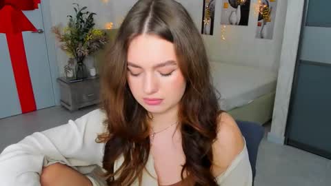Snapshot of miraclecurly chatting on 11, 2, 2025 Emma online show from 11, 2, 2025