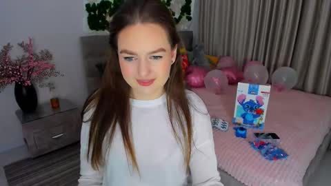 Snapshot of miraclecurly chatting on 24, 2, 2025 Emma online show from 24, 2, 2025