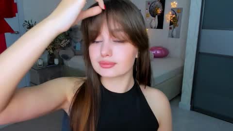 Snapshot of miraclecurly chatting on 4, 3, 2025 Emma online show from 4, 3, 2025