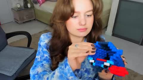 Snapshot of miraclecurly chatting on 8, 3, 2025 Emma online show from 8, 3, 2025