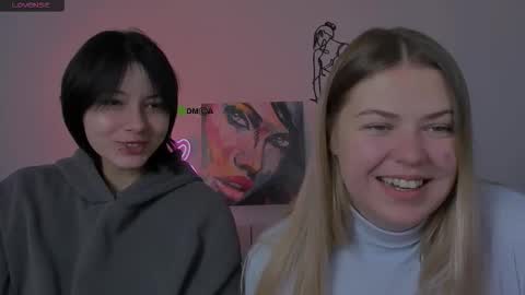 Snapshot of miraella chatting on 2, 10, 2025 Mira online show from 2, 10, 2025