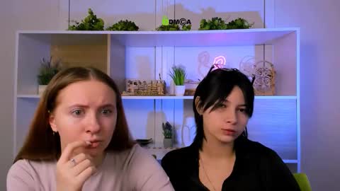 Snapshot of miraella chatting on 5, 10, 2025 Mira online show from 5, 10, 2025