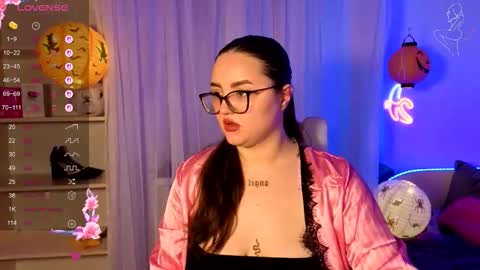 Snapshot of miraluccian chatting on 19, 10, 2025 miraluccian online show from 19, 10, 2025