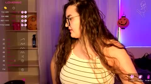 Snapshot of miraluccian chatting on 4, 11, 2025 miraluccian online show from 4, 11, 2025