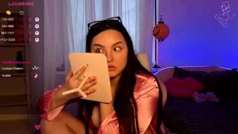 Snapshot of miraluccian chatting on 8, 11, 2025 miraluccian online show from 8, 11, 2025