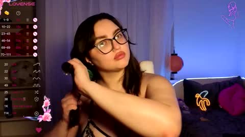 Snapshot of miraluccian chatting on 17, 12, 2025 miraluccian online show from 17, 12, 2025